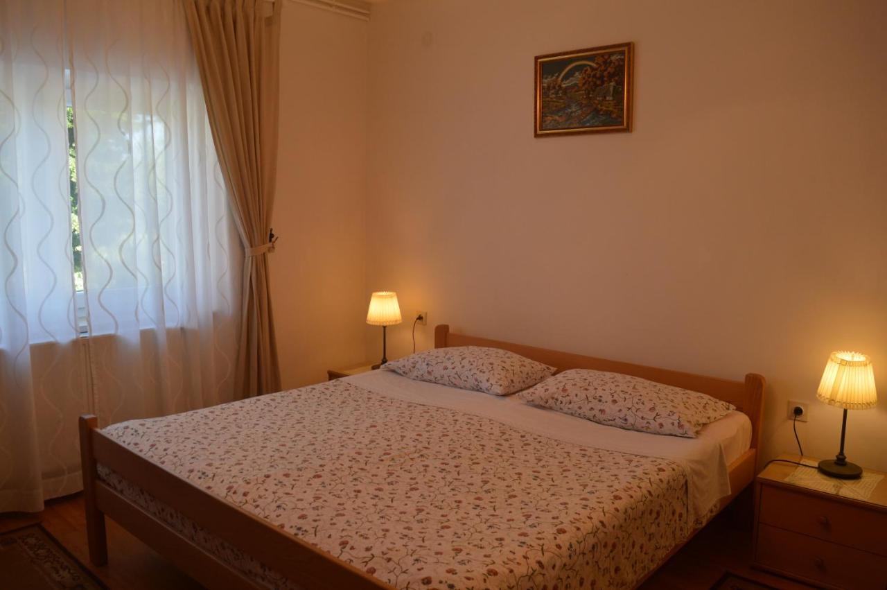Rooms & Apartments Kvasic Krk Town Extérieur photo