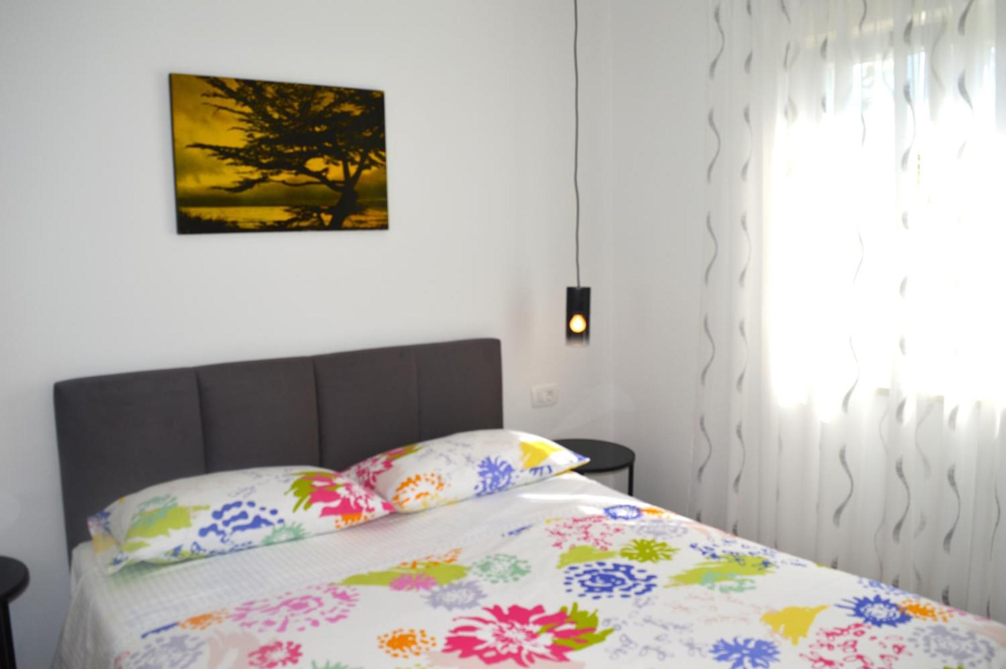 Rooms & Apartments Kvasic Krk Town Extérieur photo